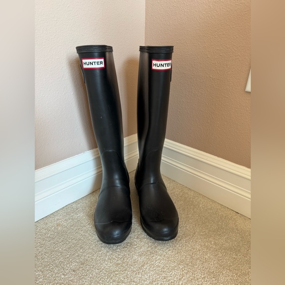 Hunter Classic Black Waterproof Boots - Picture 1 of 4